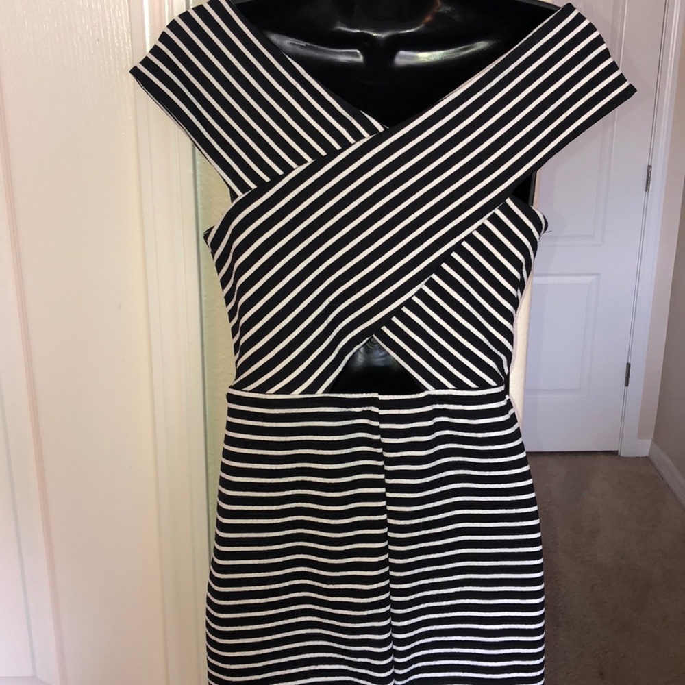 Black & White Striped Bodycon Dress - Picture 5 of 7